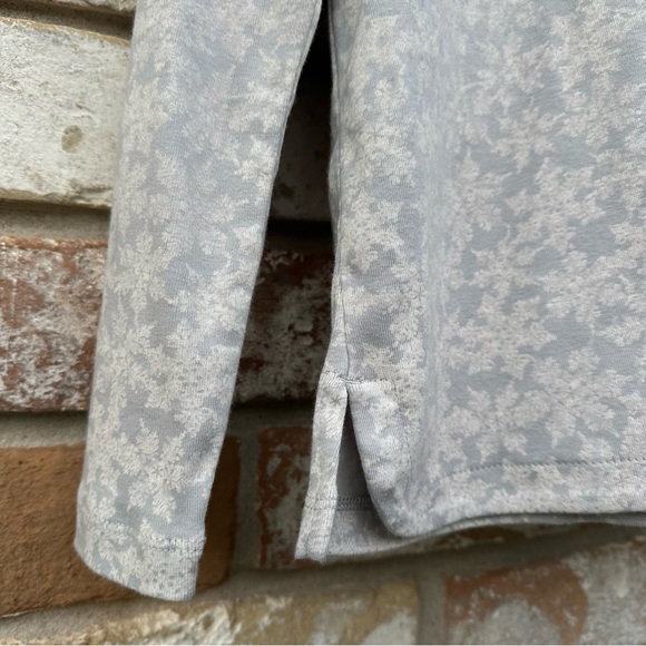 J Jill Gray Snowflake Winter Women's Top Long Sleeve Crew Neck Tee - Picture 2 of 7